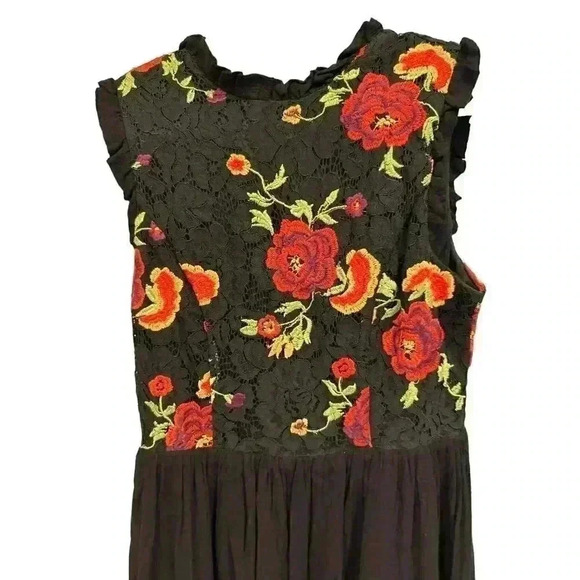 - Altar'd State Black Embroidered Mini Dress Size Small, Pre-Owned. - Picture 2 of 5